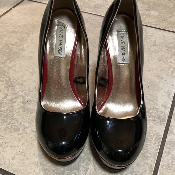 Steve Madden - black and red with leopard print Heels - Picture 3 of 6